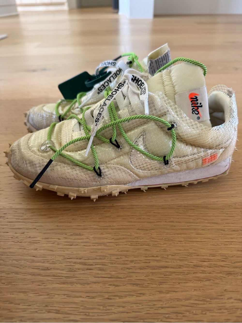 Off White x Nike, Women’s Size 8 - Picture 3 of 5